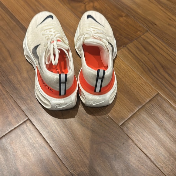 Nike Men's Cream and Black Athletic Shoes - Picture 2 of 5